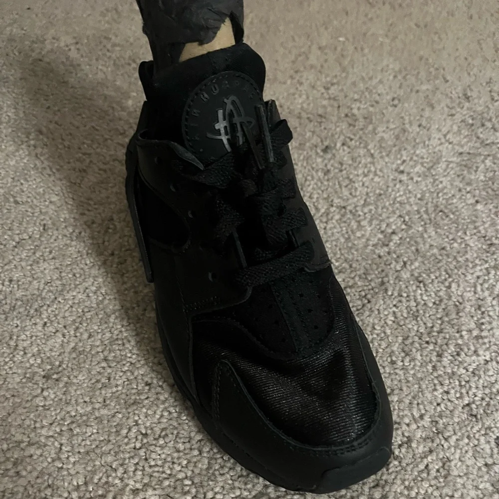NIKE AIR Women Huarache Size 6